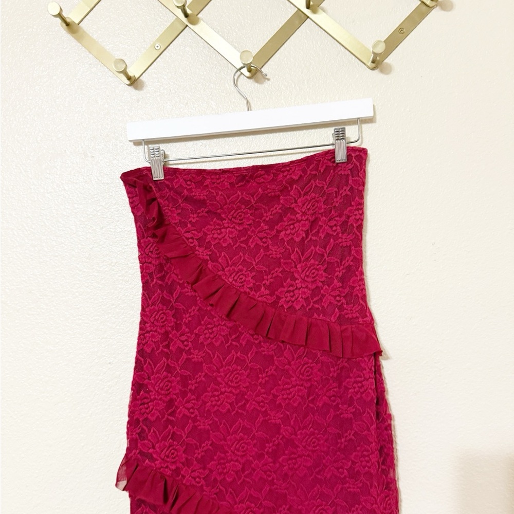 More To Come Xandra Red Lace Ruffle Stretch Midi Strapless Dress size medium - Picture 6 of 9
